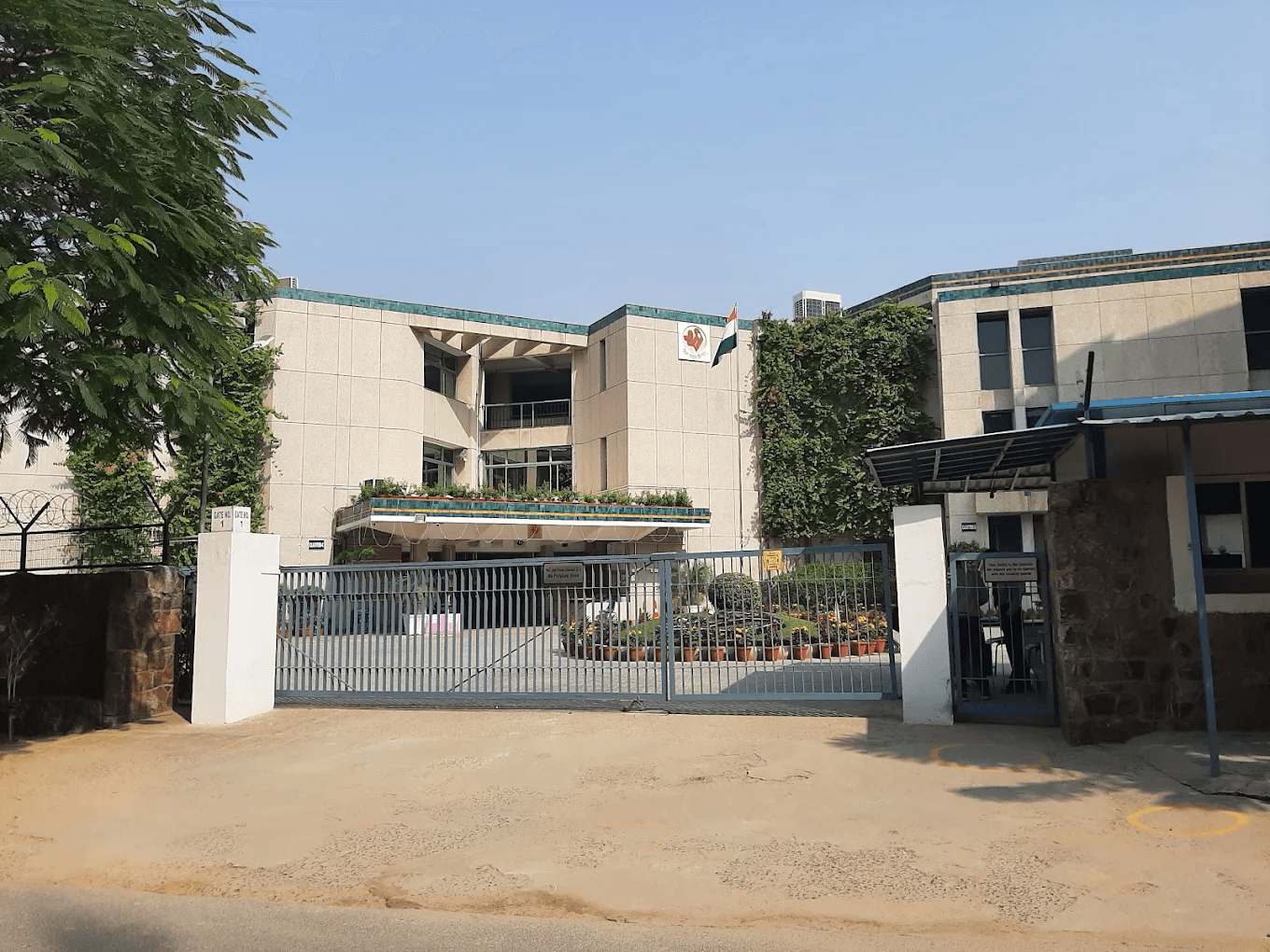 The Shri Ram School campus building with landscaped grounds